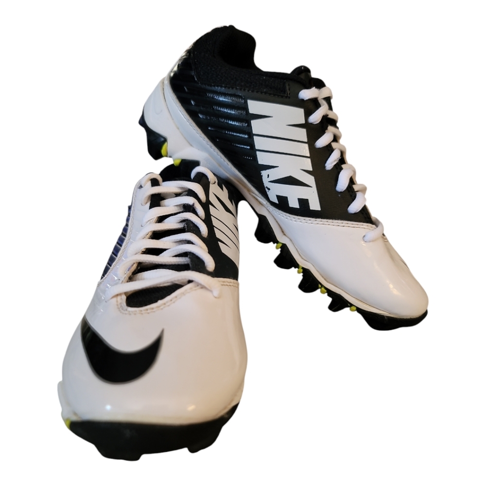 Nike Cleats Vapor Shark Fastflex kids 3Y low top molded athletic sporty